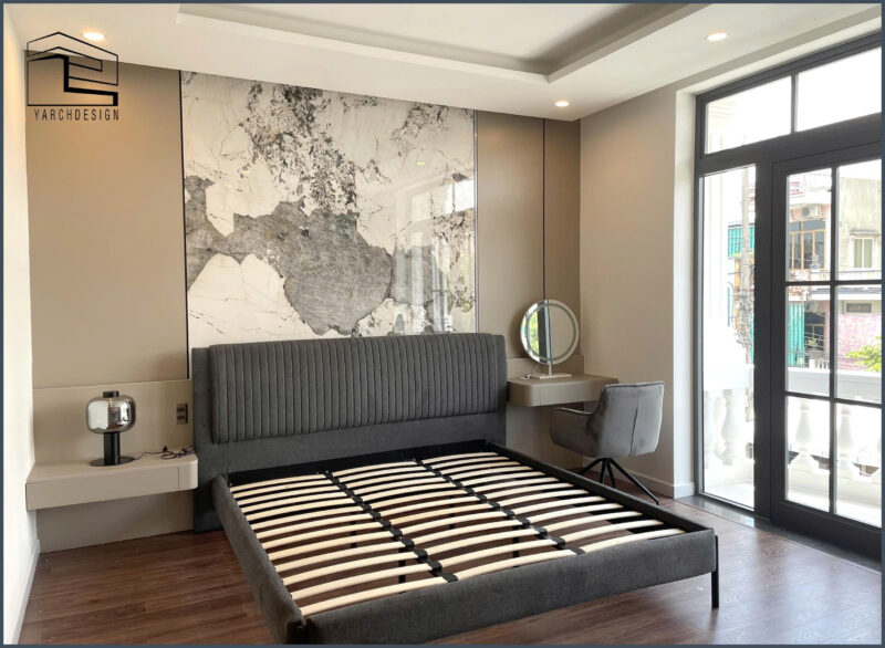 Khám phá công trình nhà phố 5 tầng Tân Cổ Điển hoàn thiện tại Quảng Ngãi Phòng ngủ